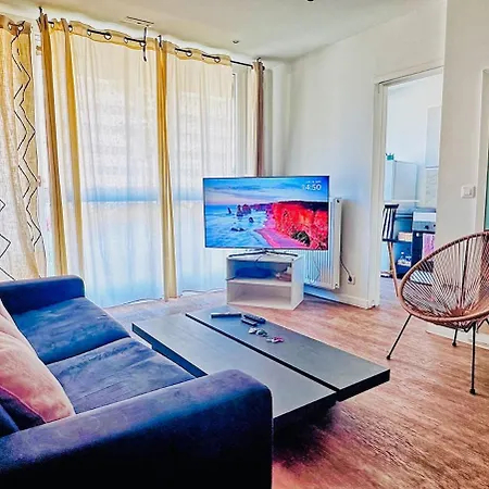 Apartment Modern & Parking